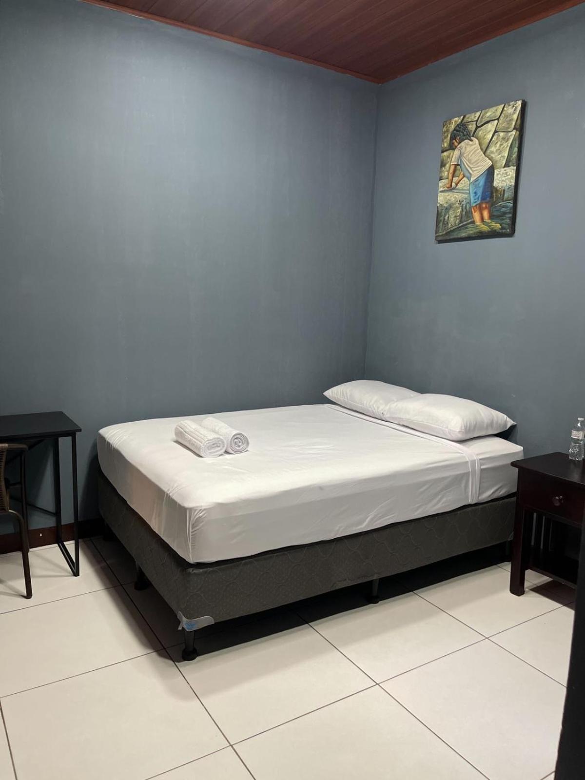 Madroño Hostel