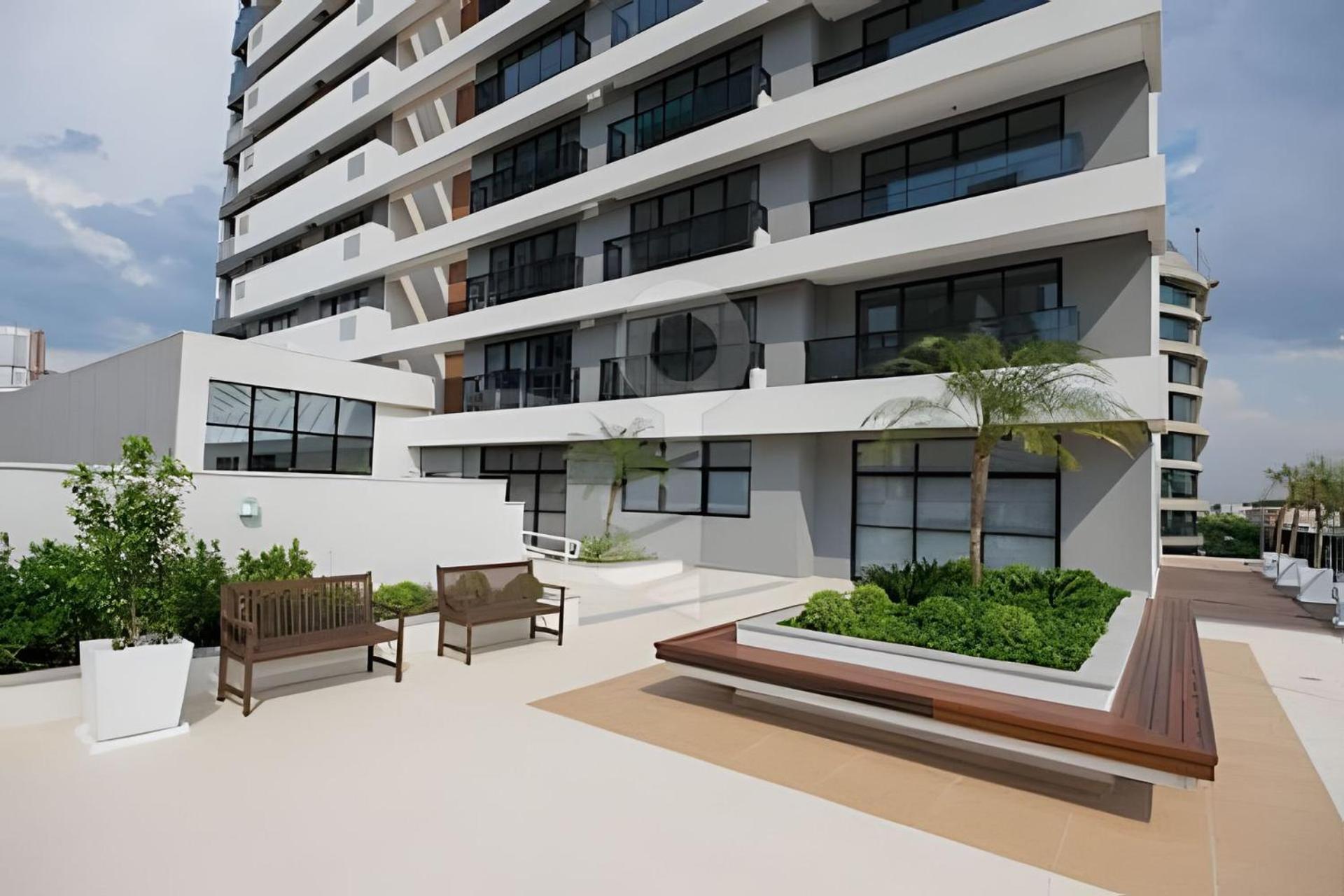 Lifespace: Sofisticação em Localização Nobre com academia e piscina aquecida