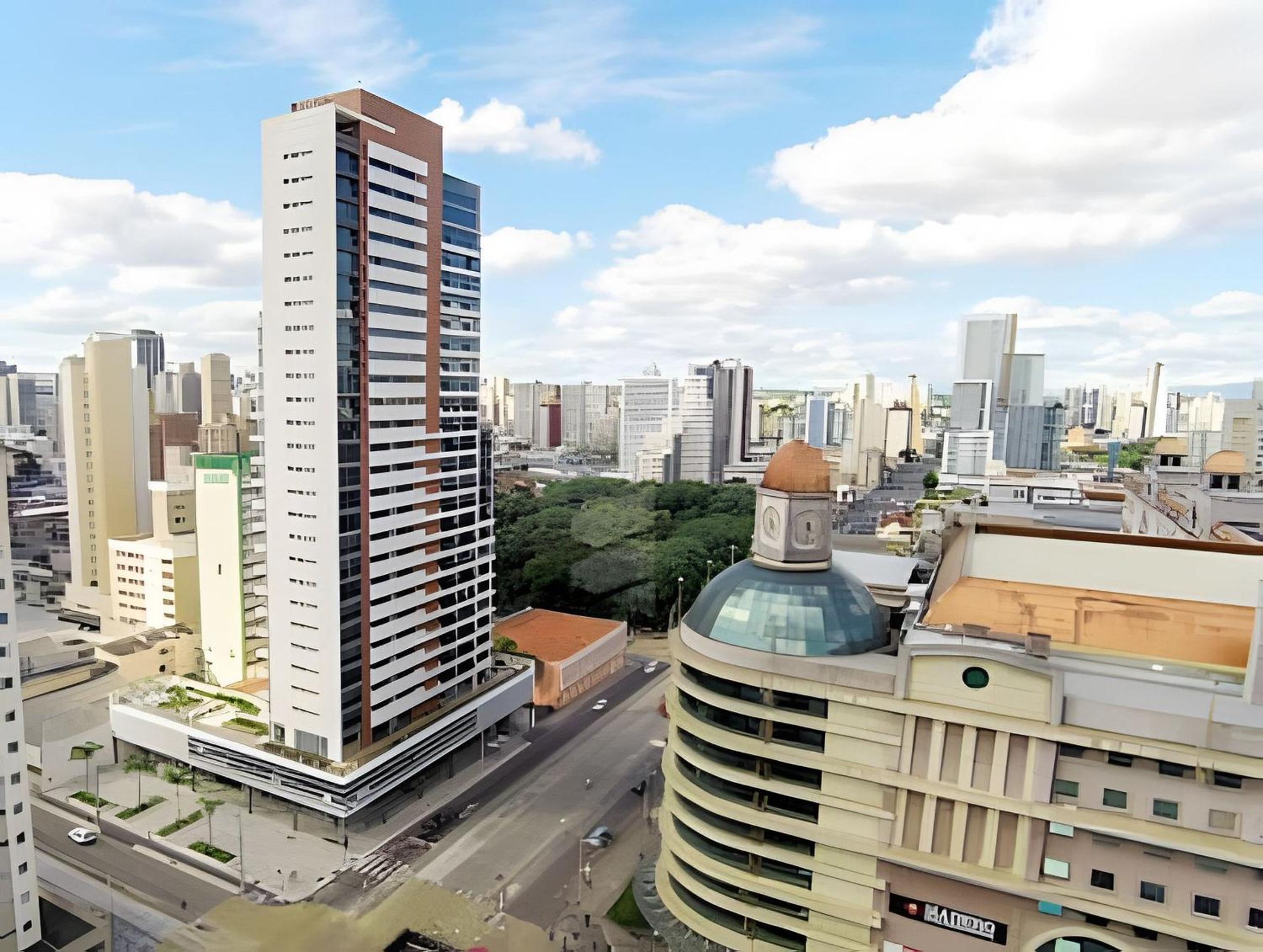 Lifespace: Sofisticação em Localização Nobre com academia e piscina aquecida