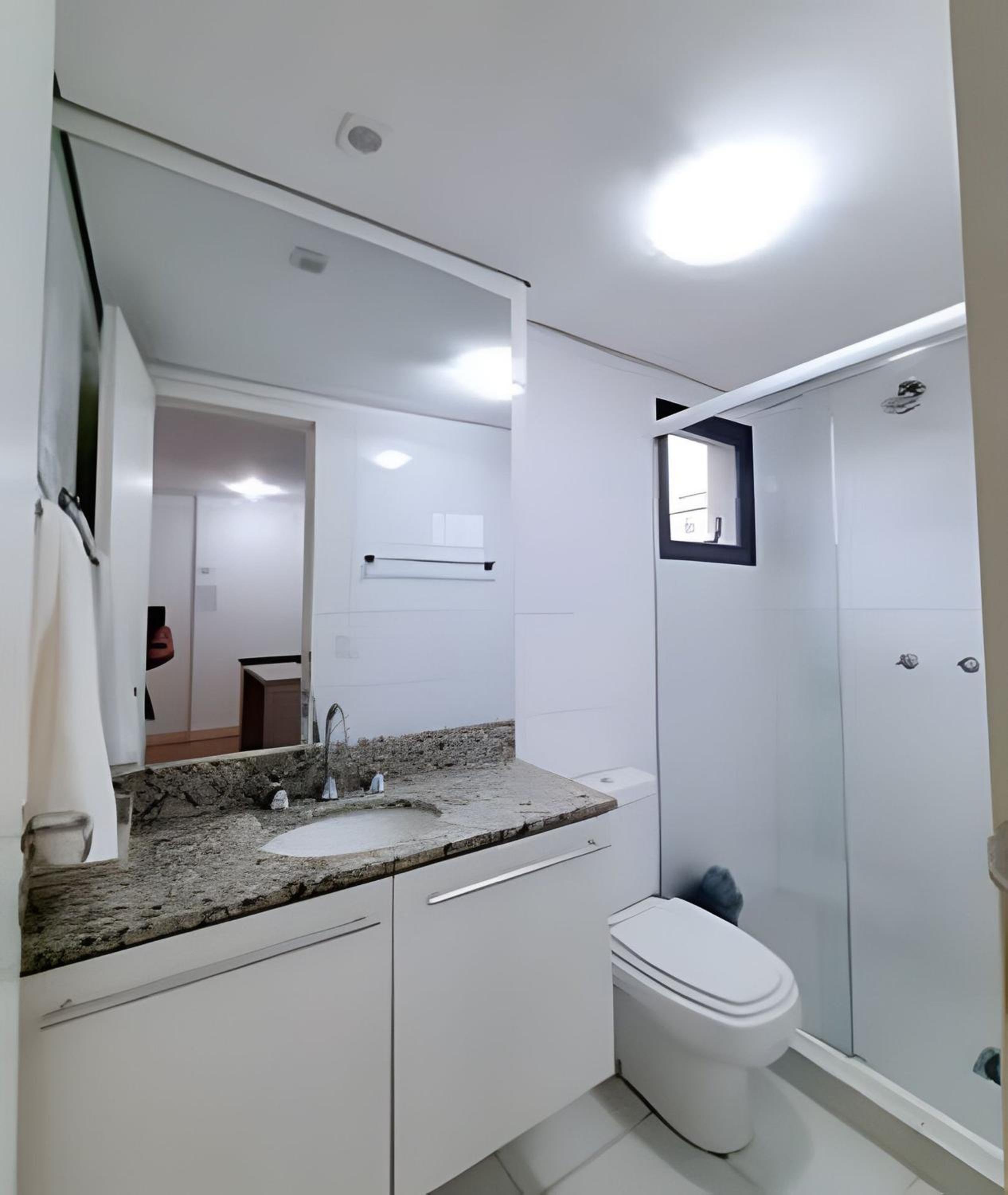 Lifespace: Sofisticação em Localização Nobre com academia e piscina aquecida