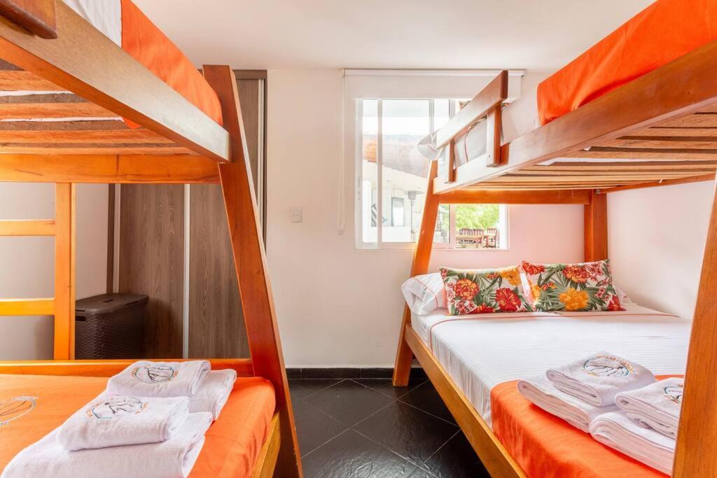 Amazing 5 bdrm Villa with view of Piedra el Peñol