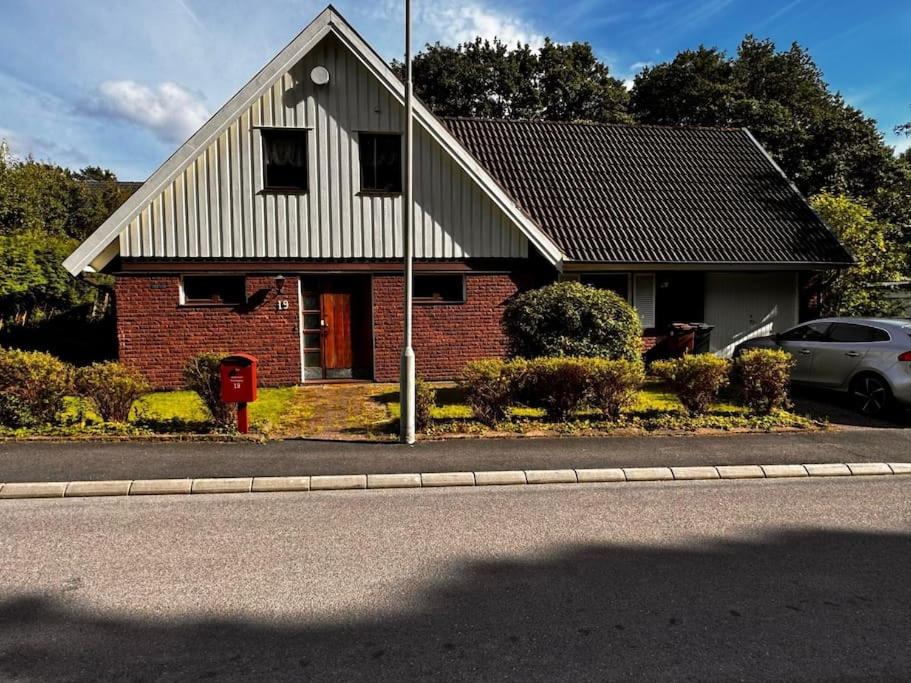 Big House for Workers & Familys Near Volvo view 5