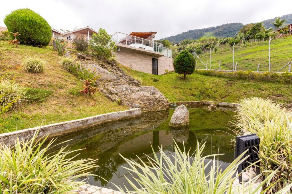 Amazing 5 bdrm Villa with view of Piedra el Peñol