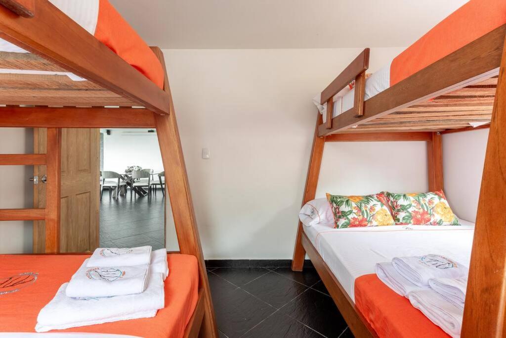Amazing 5 bdrm Villa with view of Piedra el Peñol