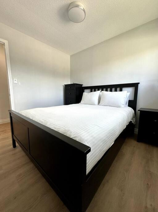 Spacious 5 - Bedroom Oasis in Penticton