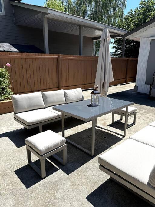 Spacious 5 - Bedroom Oasis in Penticton