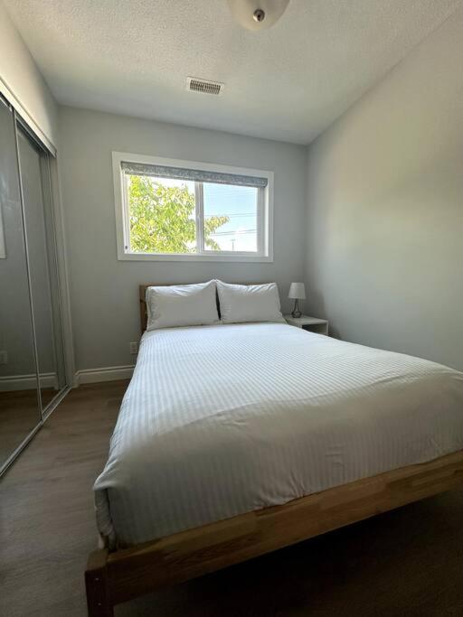 Spacious 5 - Bedroom Oasis in Penticton
