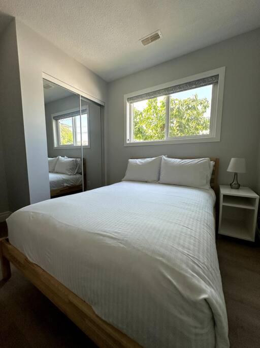 Spacious 5 - Bedroom Oasis in Penticton