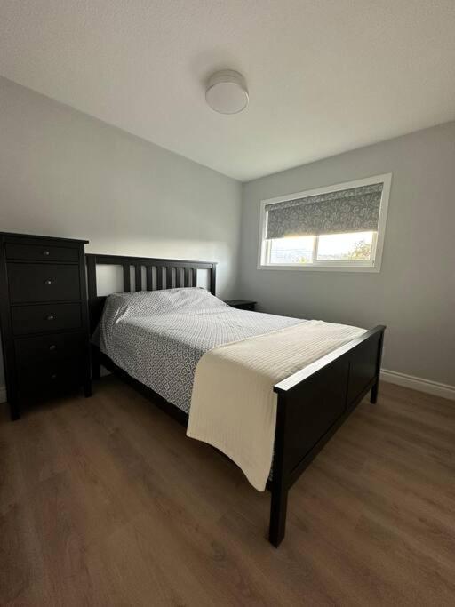 Spacious 5 - Bedroom Oasis in Penticton