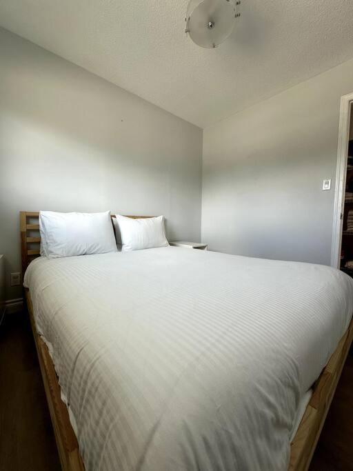 Spacious 5 - Bedroom Oasis in Penticton