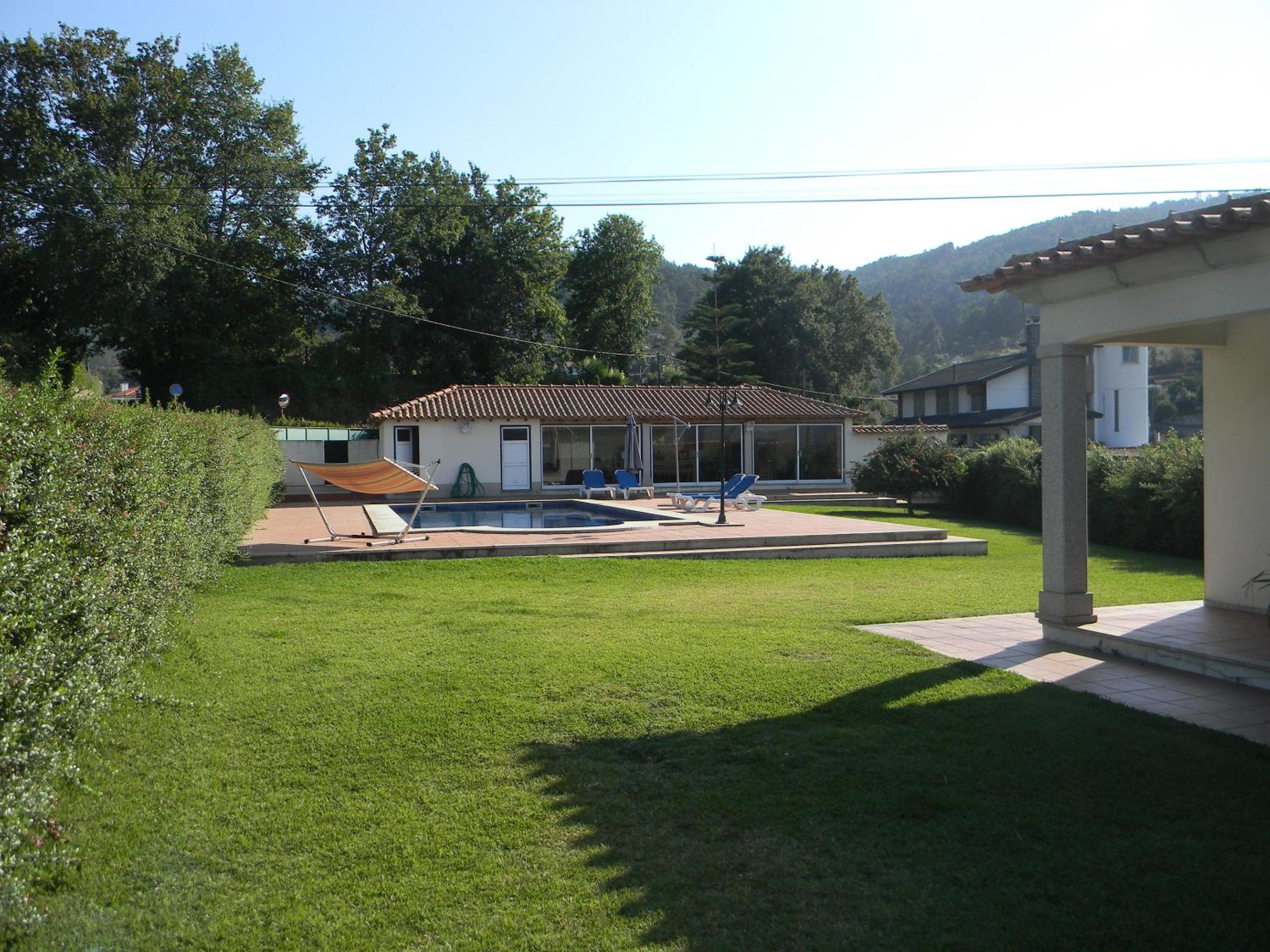 Welcoming villa in Santa Leocádia, private pool 475 m² view 5