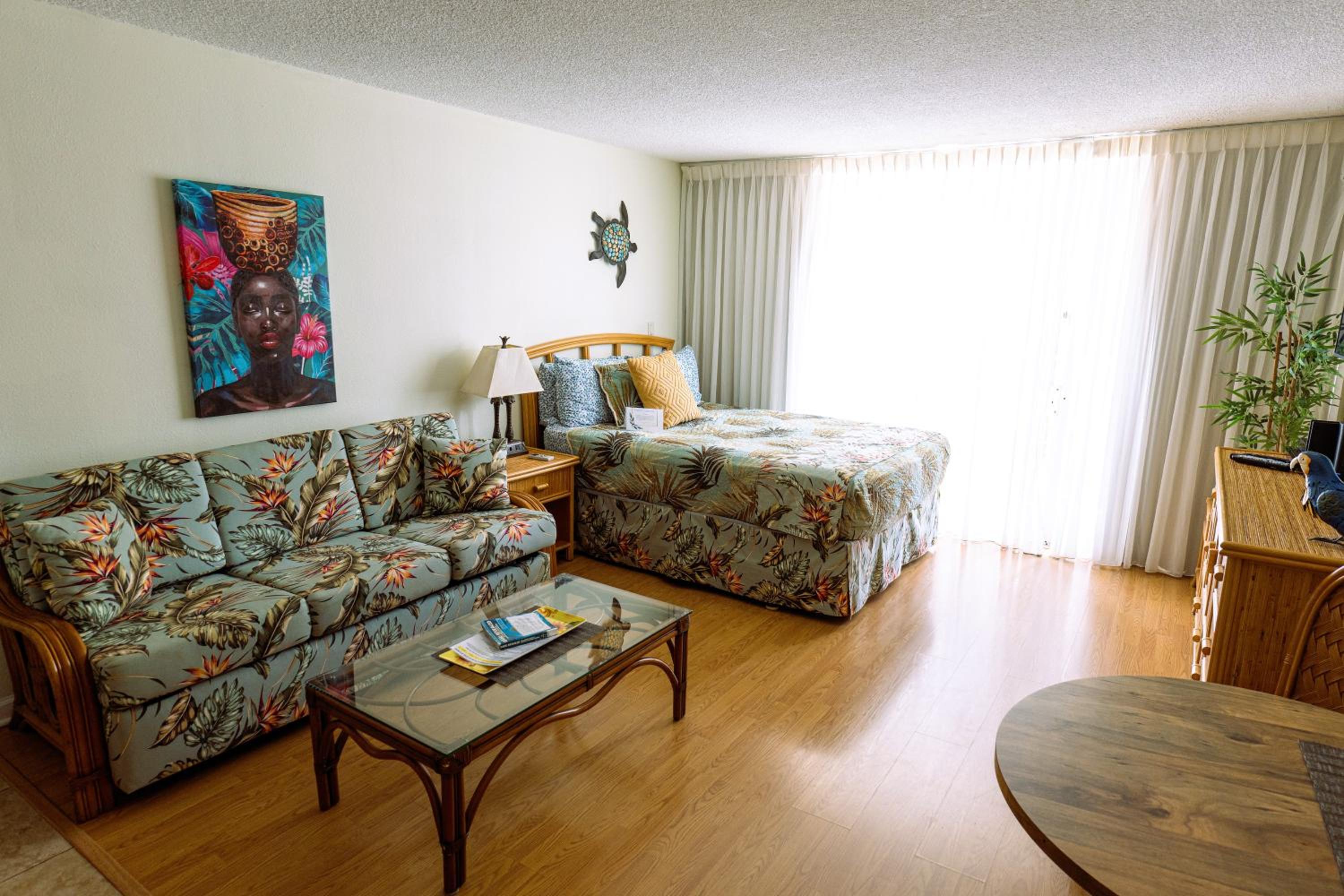 Tropical Studios at Marine Surf Waikiki - FREE PARKING - BEST LOCATION - FULL KITCHEN - SWIMMING POOL 照片第 228 張,共 263 張