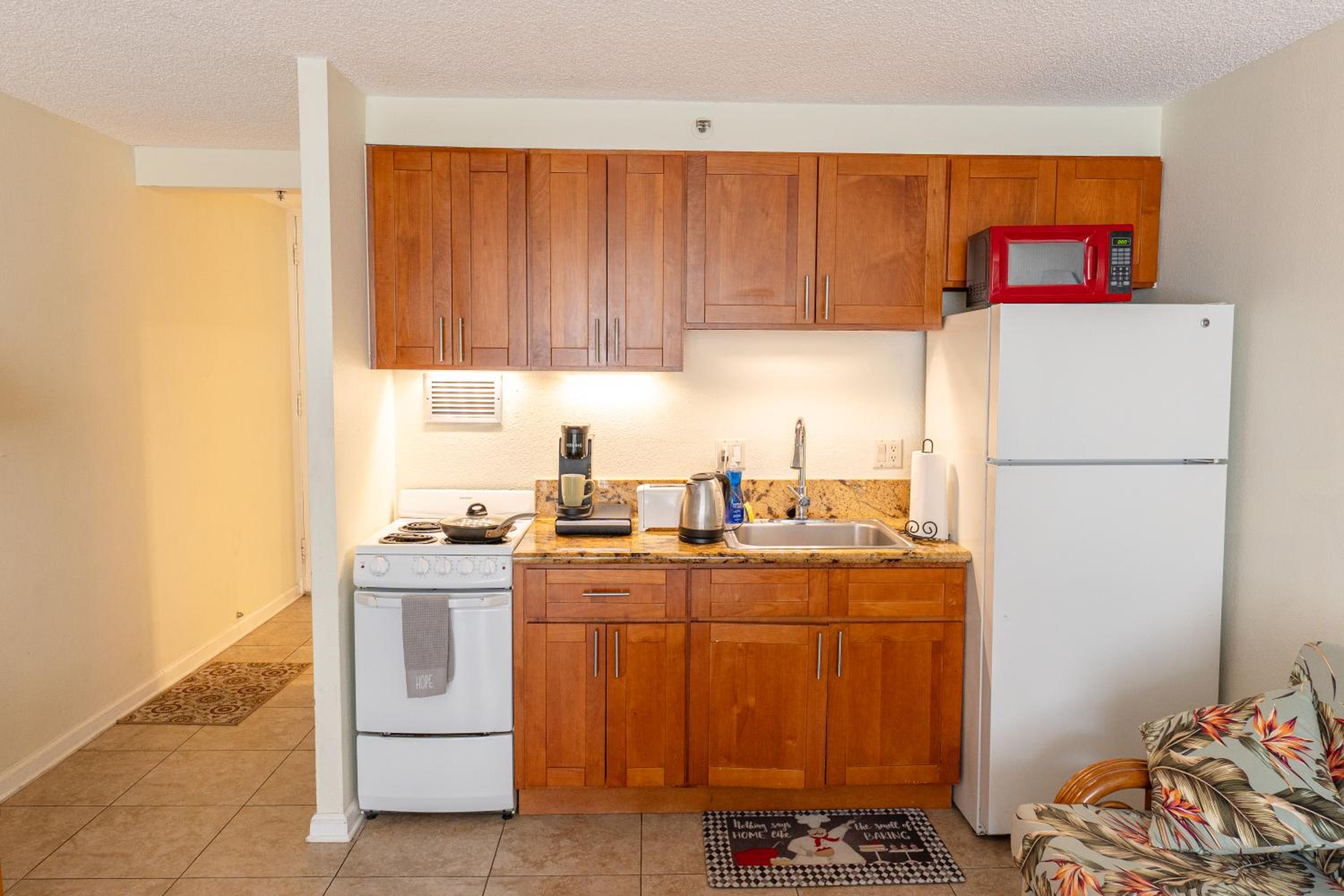 Tropical Studios at Marine Surf Waikiki - FREE PARKING - BEST LOCATION - FULL KITCHEN - SWIMMING POOL 照片第 261 張,共 263 張
