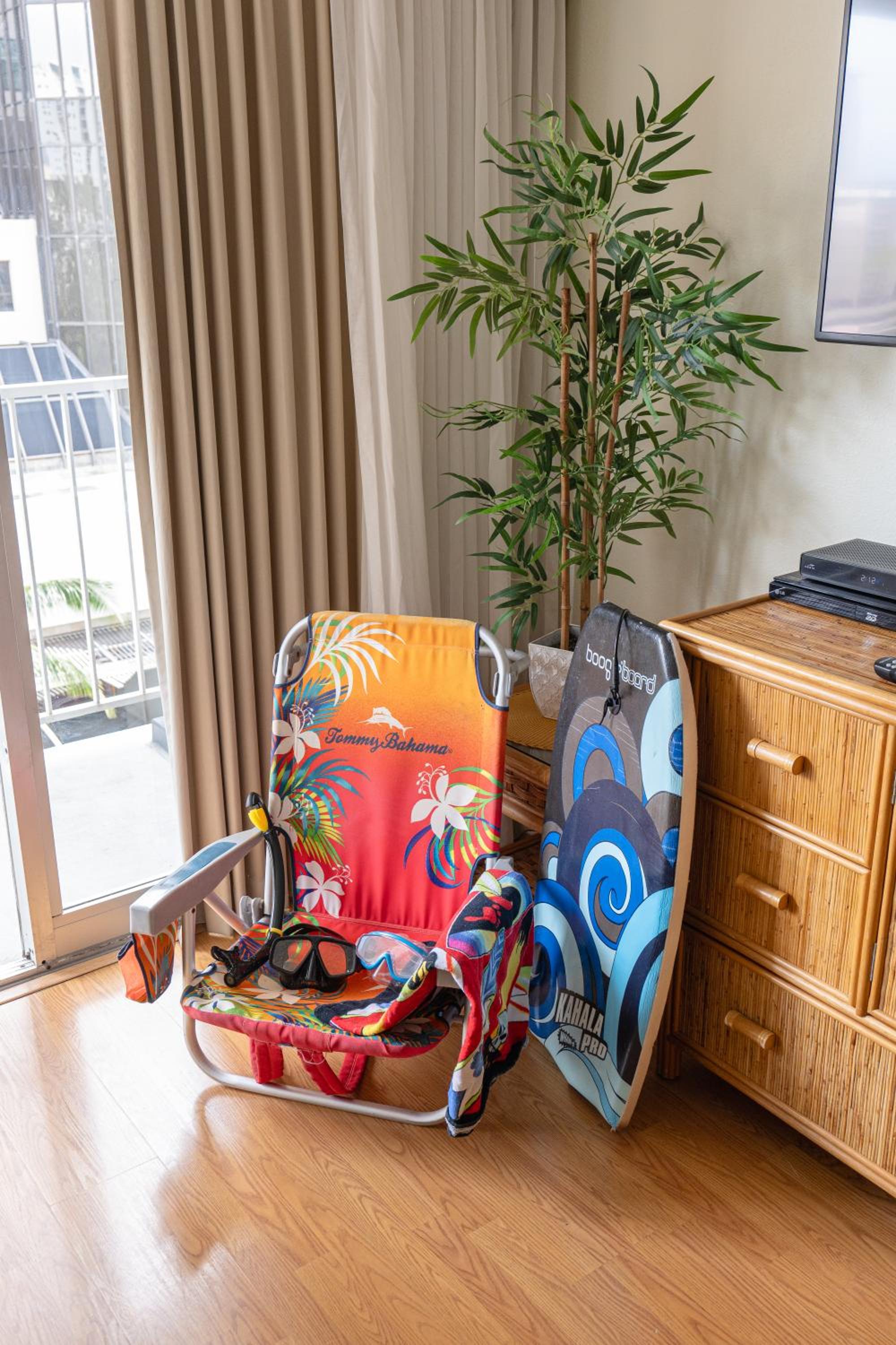 Tropical Studios at Marine Surf Waikiki - FREE PARKING - BEST LOCATION - FULL KITCHEN - SWIMMING POOL 照片第 198 張,共 263 張