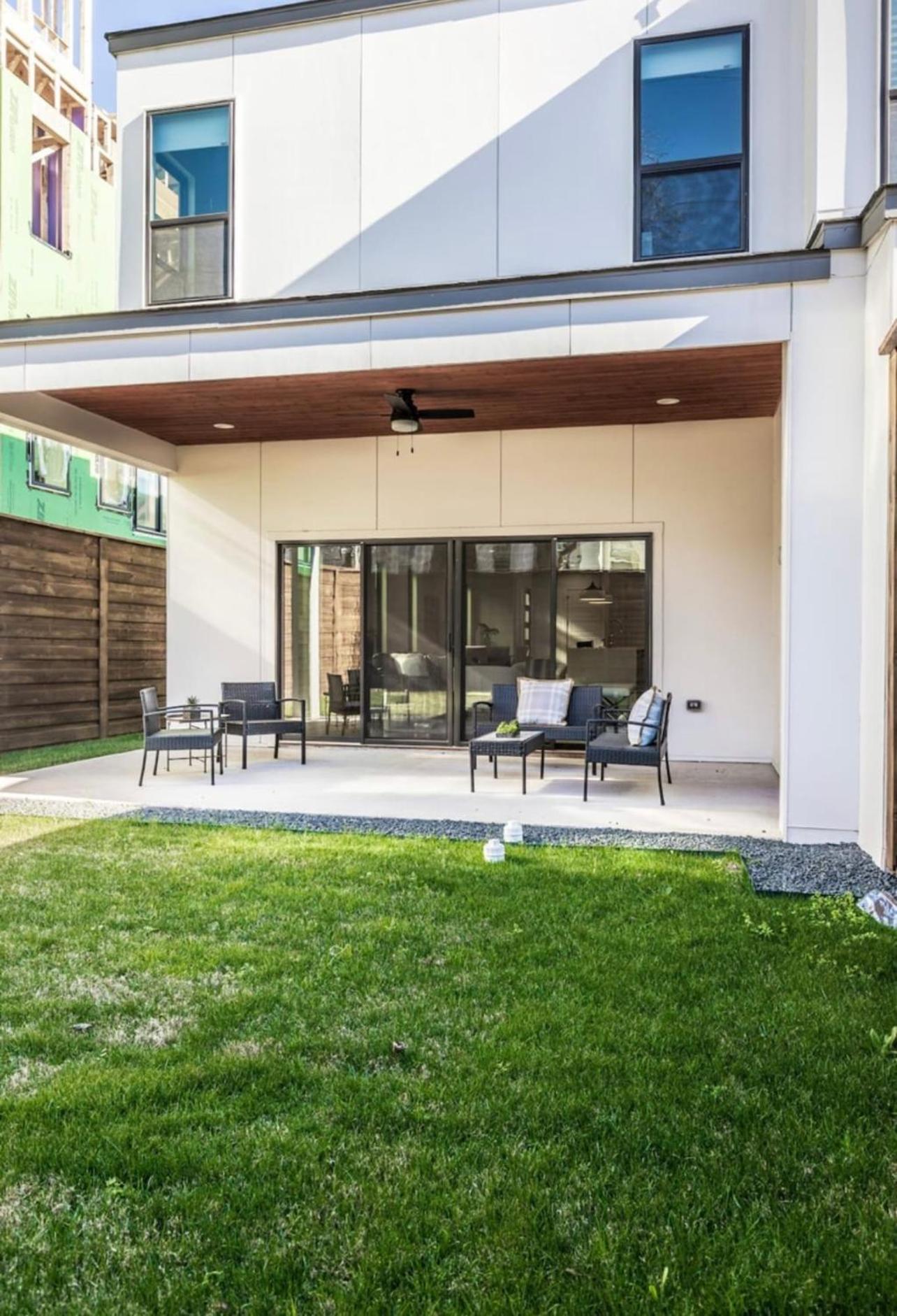 Uptown Modern with Private Patio & 1Gbps Wi-Fi