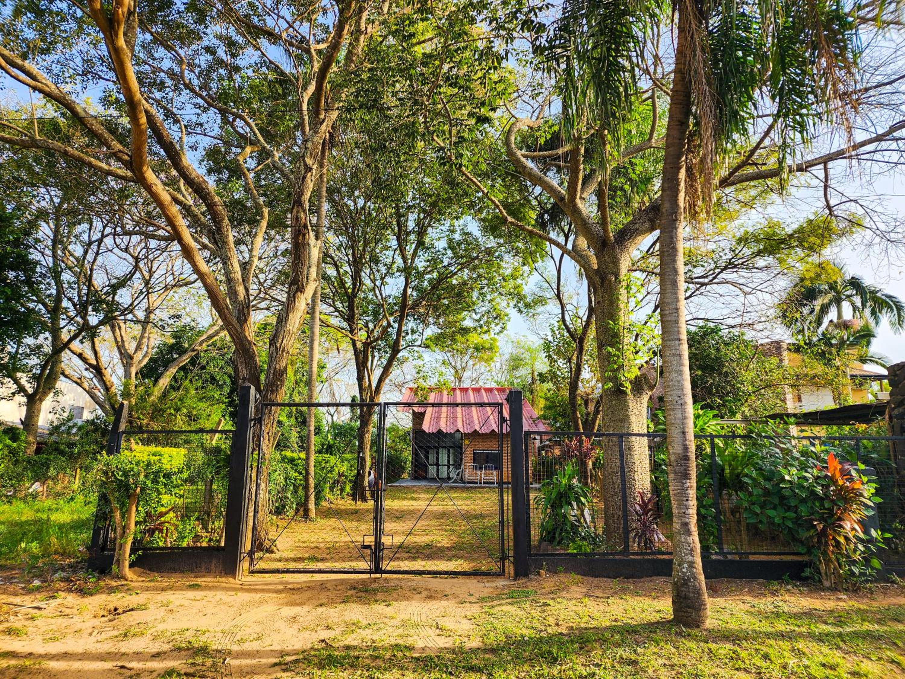 Casa frente al Río Paraná