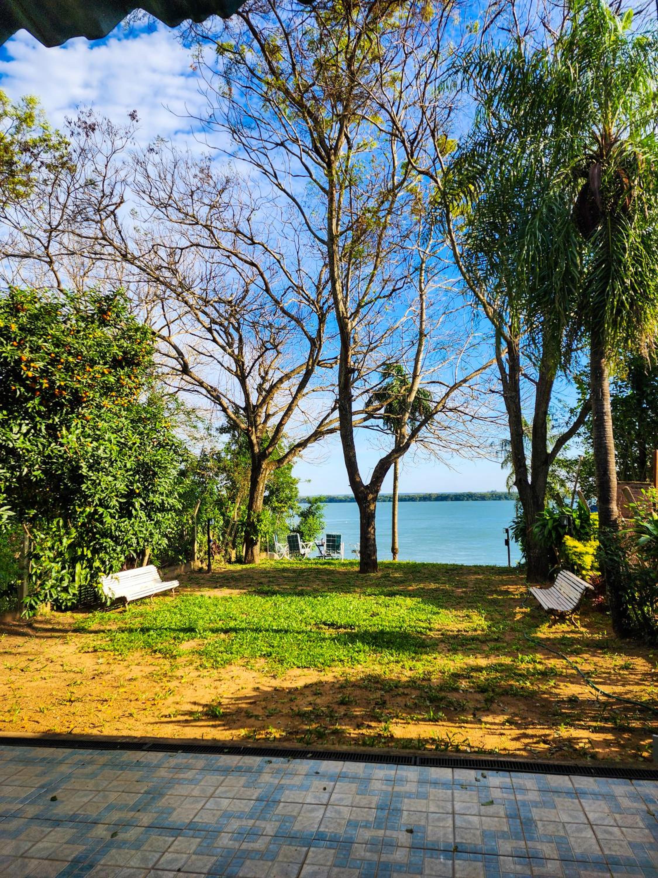 Casa frente al Río Paraná