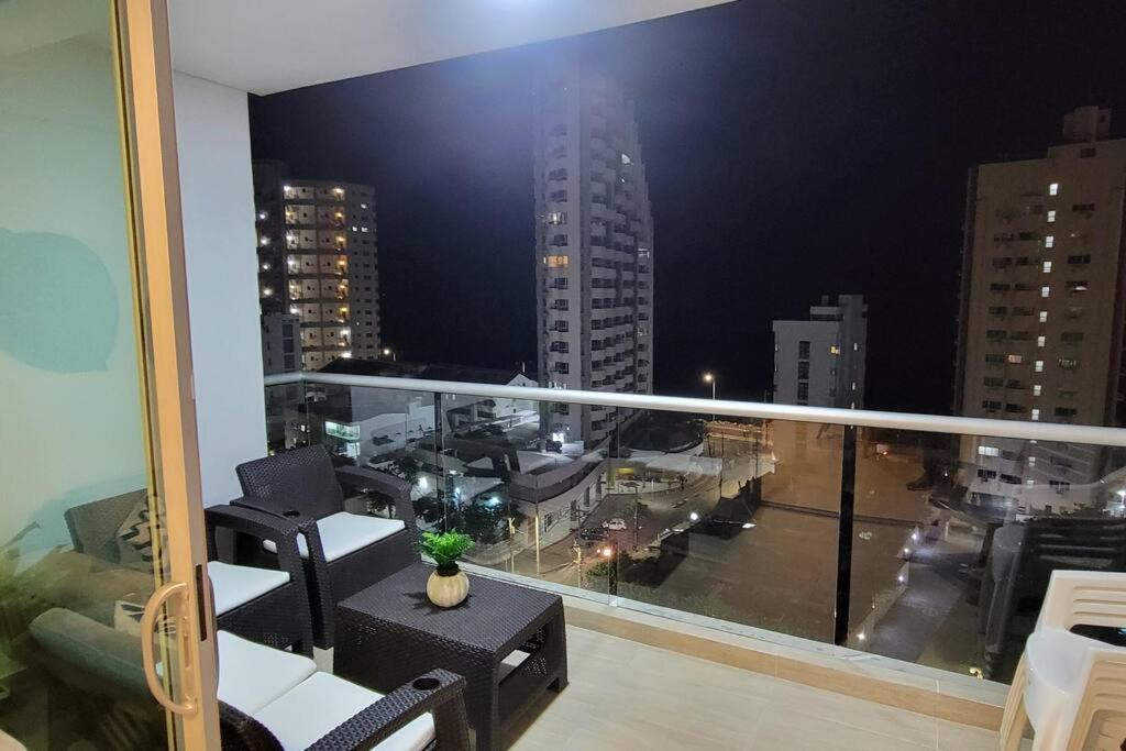 Stunning Infinity Pool, Balcony, steps from Walled City & Marbella Beach