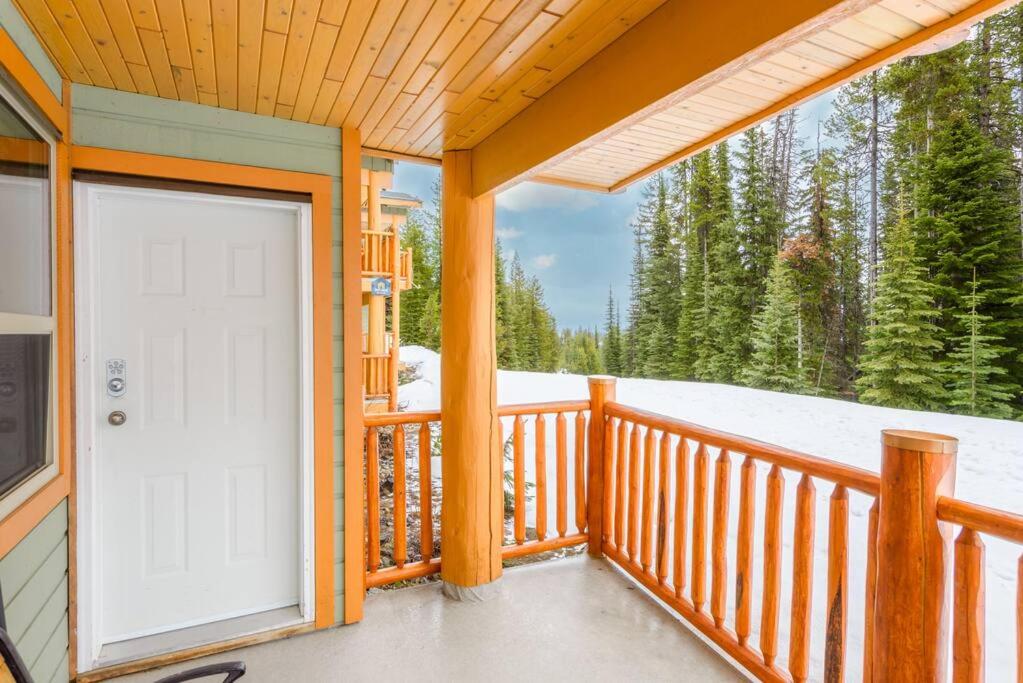 Best Ski-in out 3 Bdrm Chalet, with Hot Tub