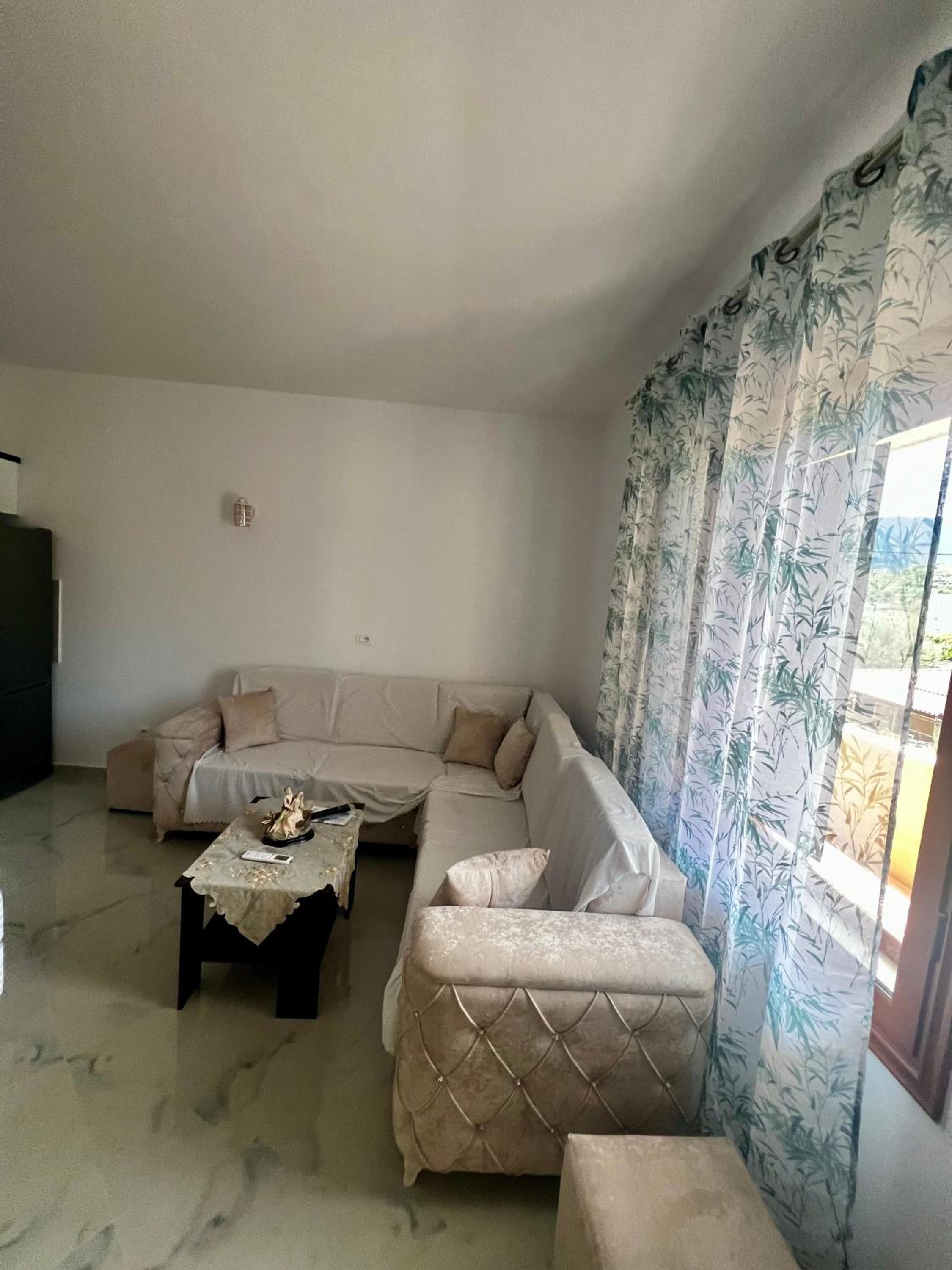 K Bougainville Albania