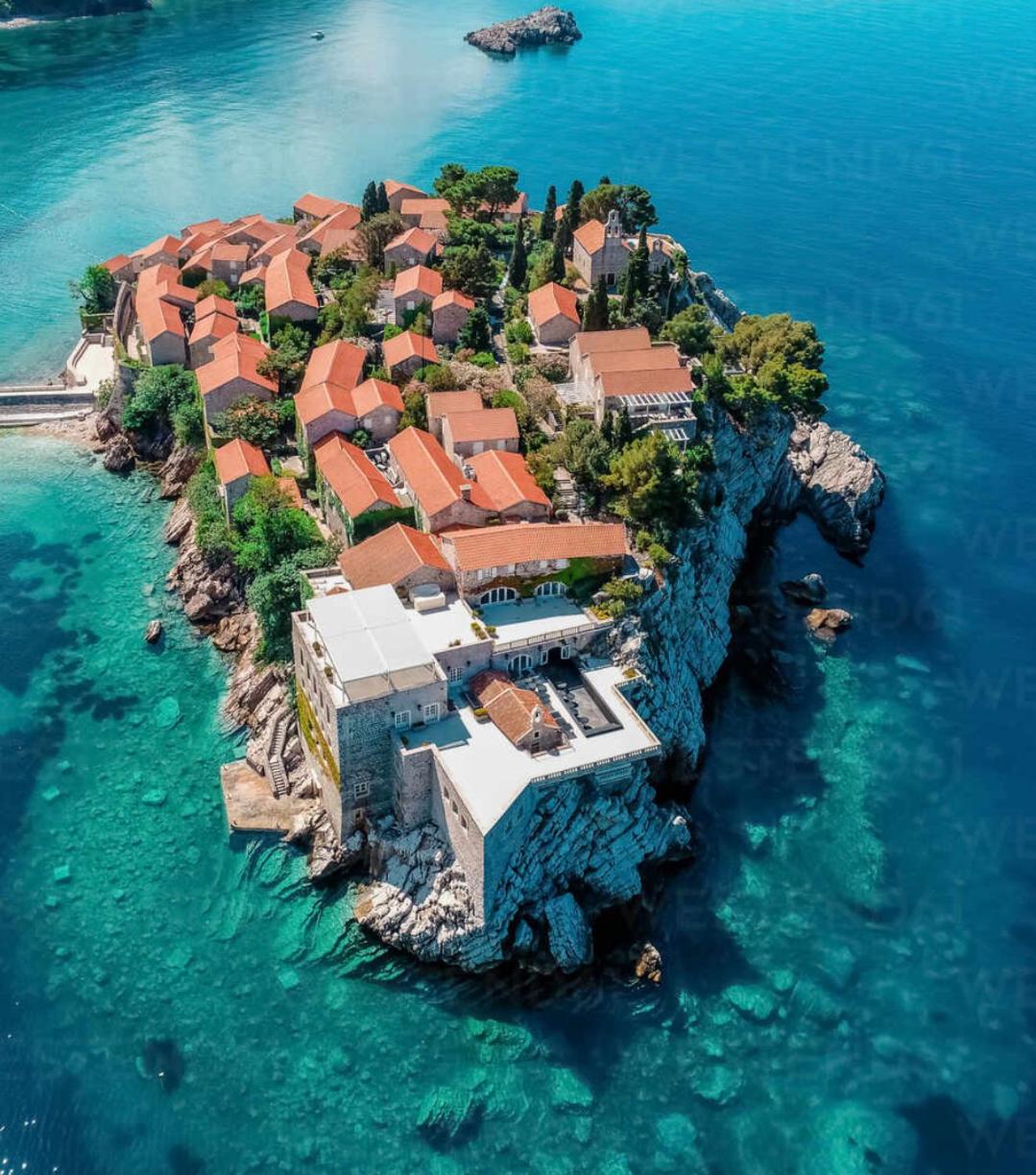 Luxe Azure Residence