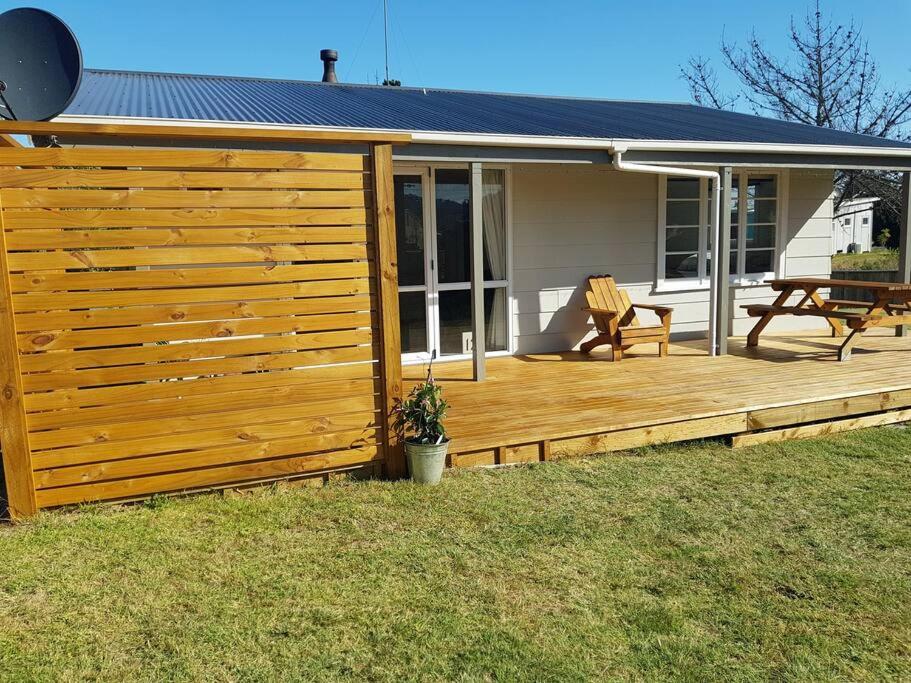 Relaxed Beach Retreat, mod family friendly bach view 5