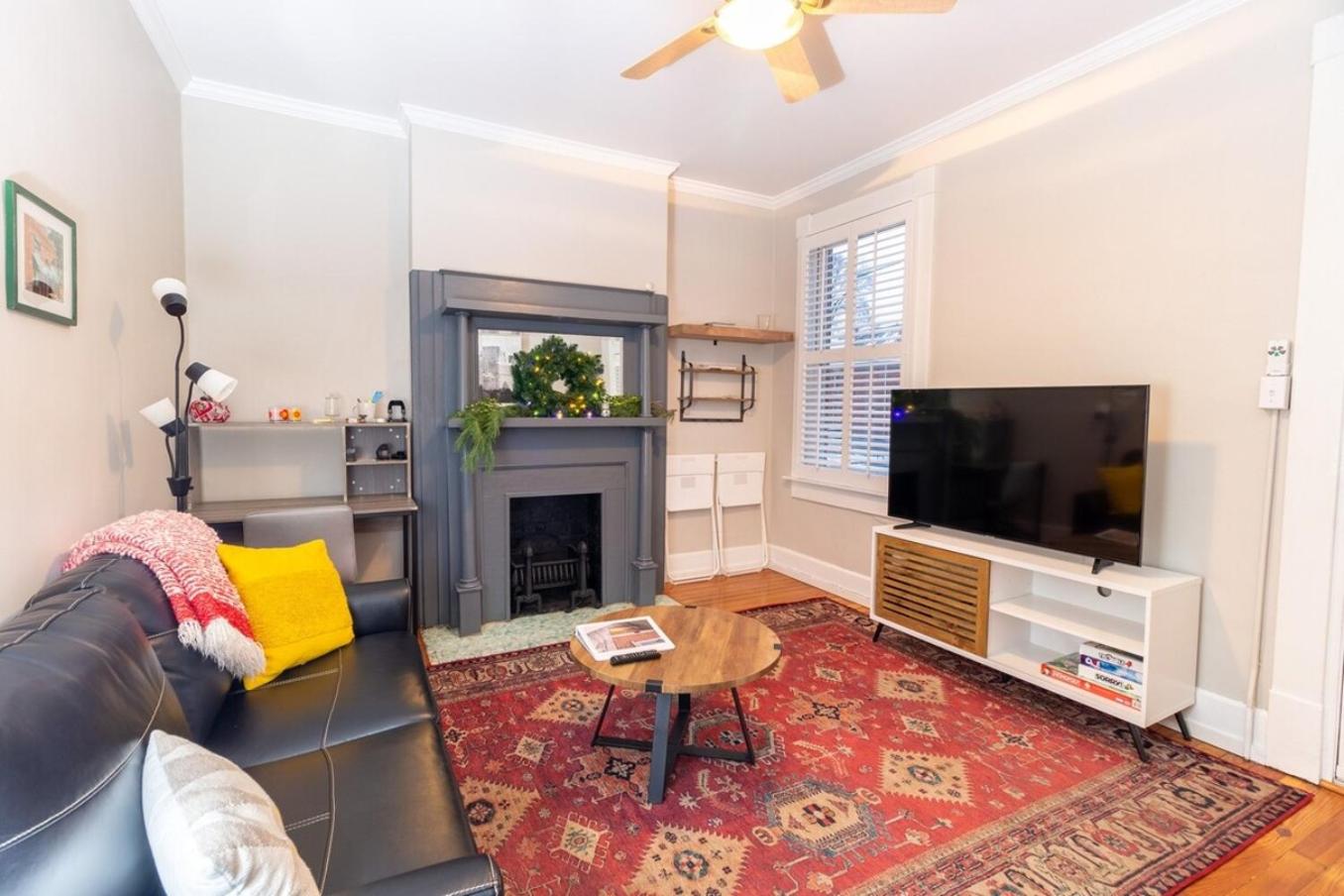 Walkable and Cozy German Village HausPets OK view 4