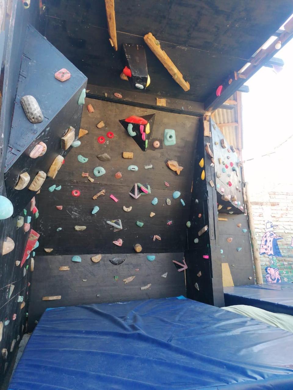 Casacipres Surf&climb Hostal