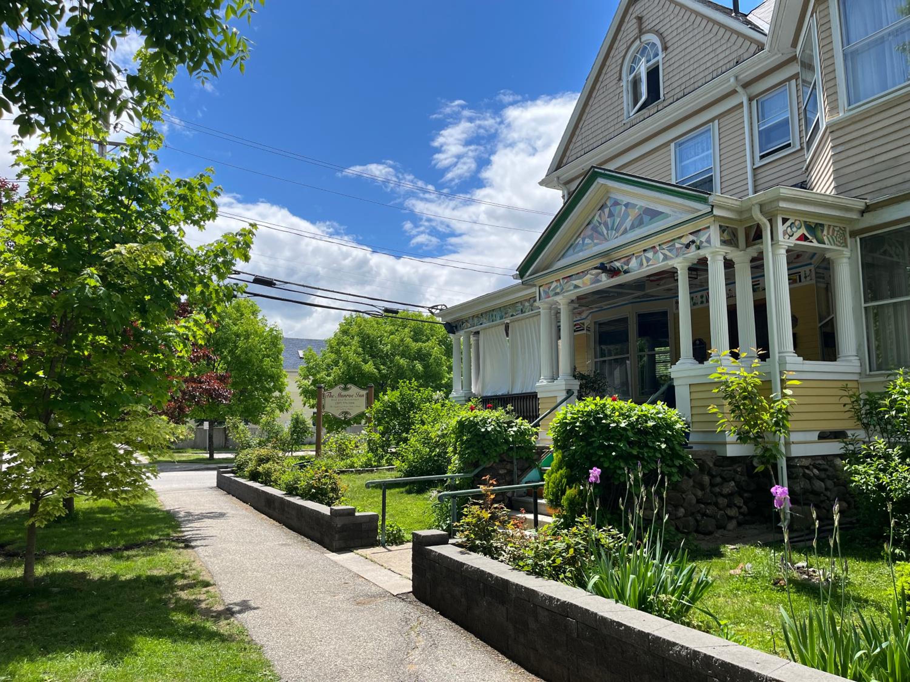 Munroe Inn Boutique Hotel