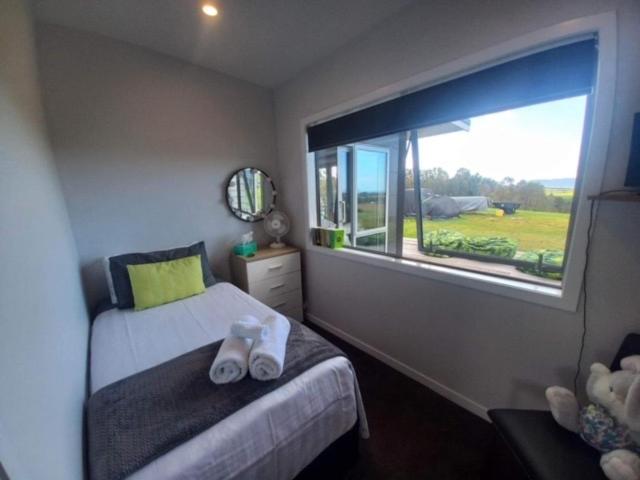 Moko Hiwi Escape Ruakaka - Tūī Suite
