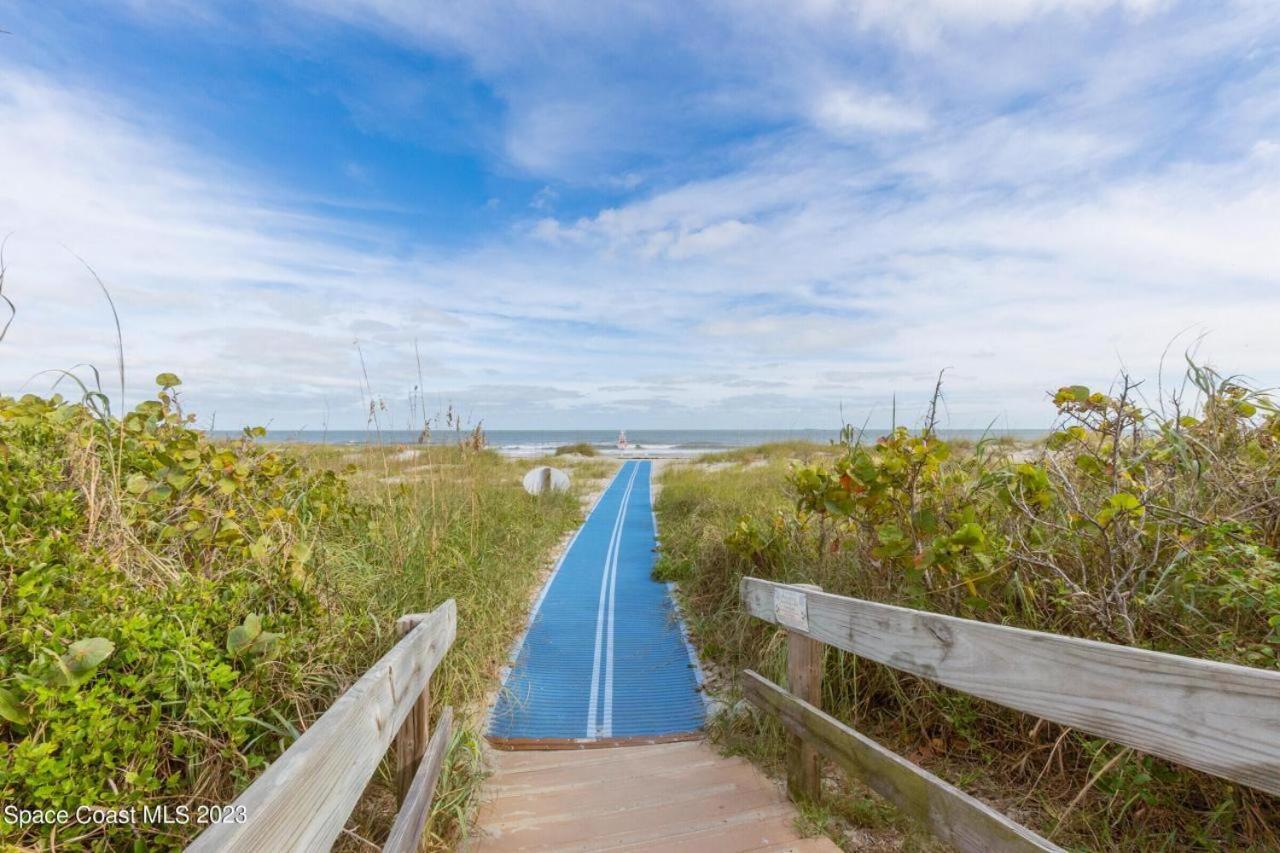 Newly Renovated 30 Seconds to Beach From Patio