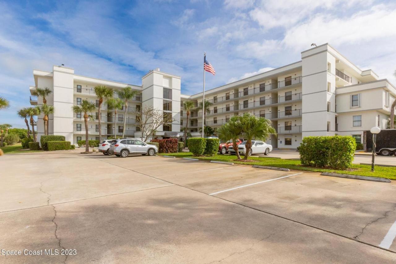Newly Renovated 30 Seconds to Beach From Patio