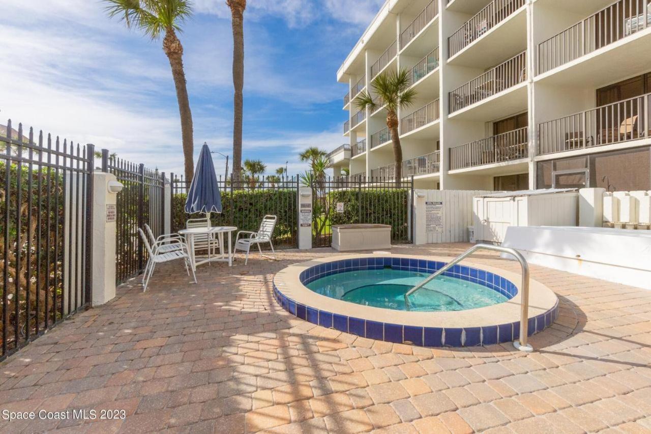 Newly Renovated 30 Seconds to Beach From Patio