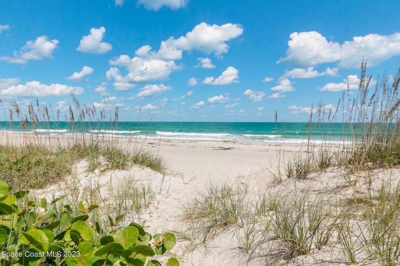 Newly Renovated 30 Seconds to Beach From Patio