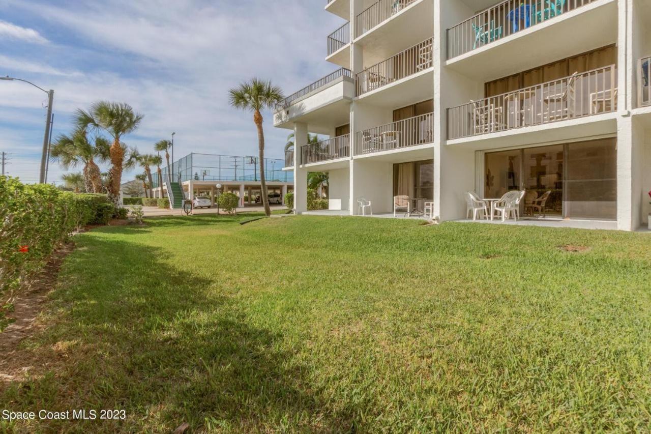 Newly Renovated 30 Seconds to Beach From Patio