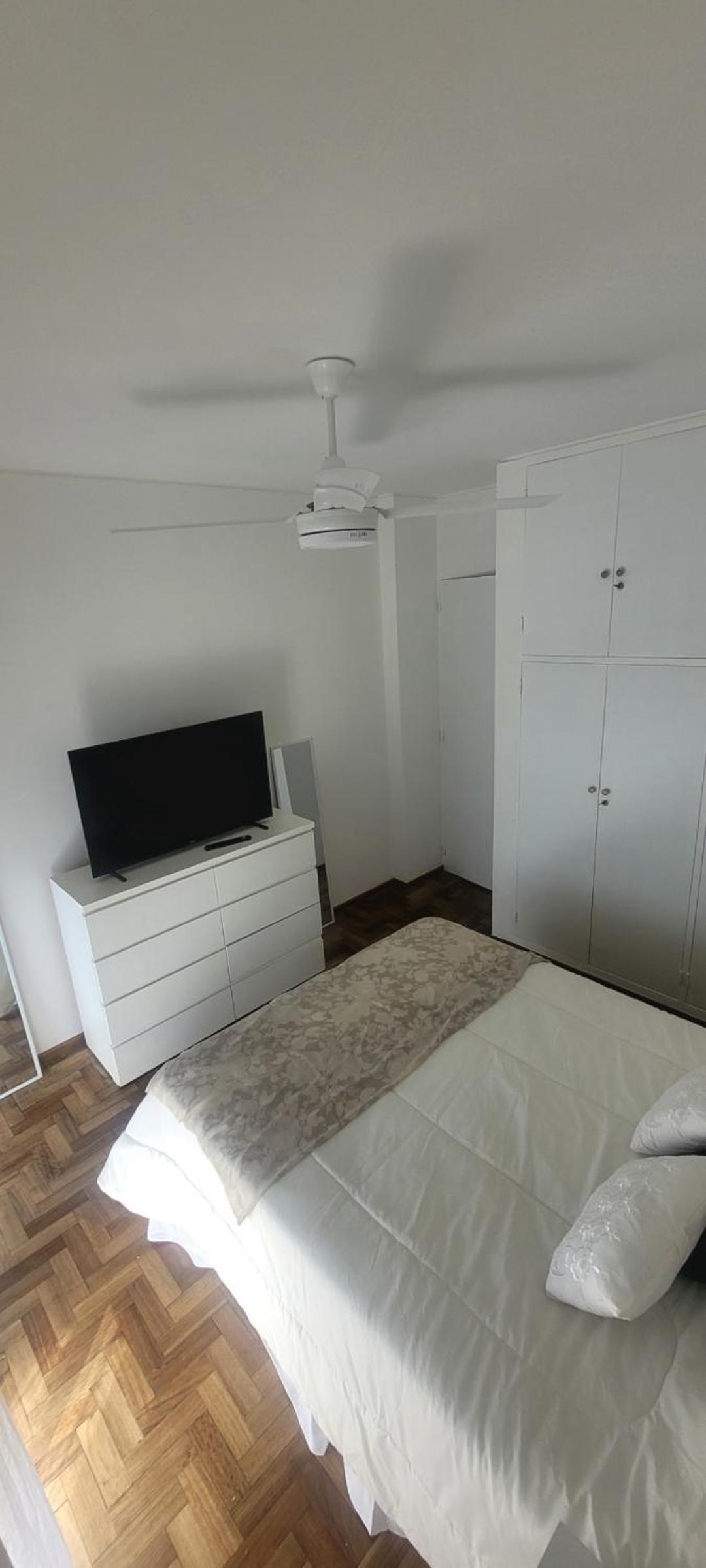 Hermoso Depto en La Perla con Balcón Cochera 5 Personas 8 cuadras del Mar
