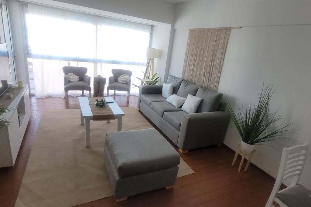 Hermoso Depto en La Perla con Balcón Cochera 5 Personas 8 cuadras del Mar