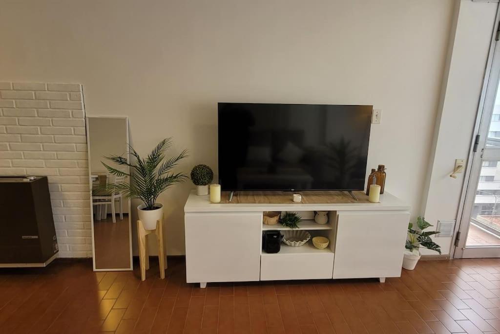Hermoso Depto en La Perla con Balcón Cochera 5 Personas 8 cuadras del Mar