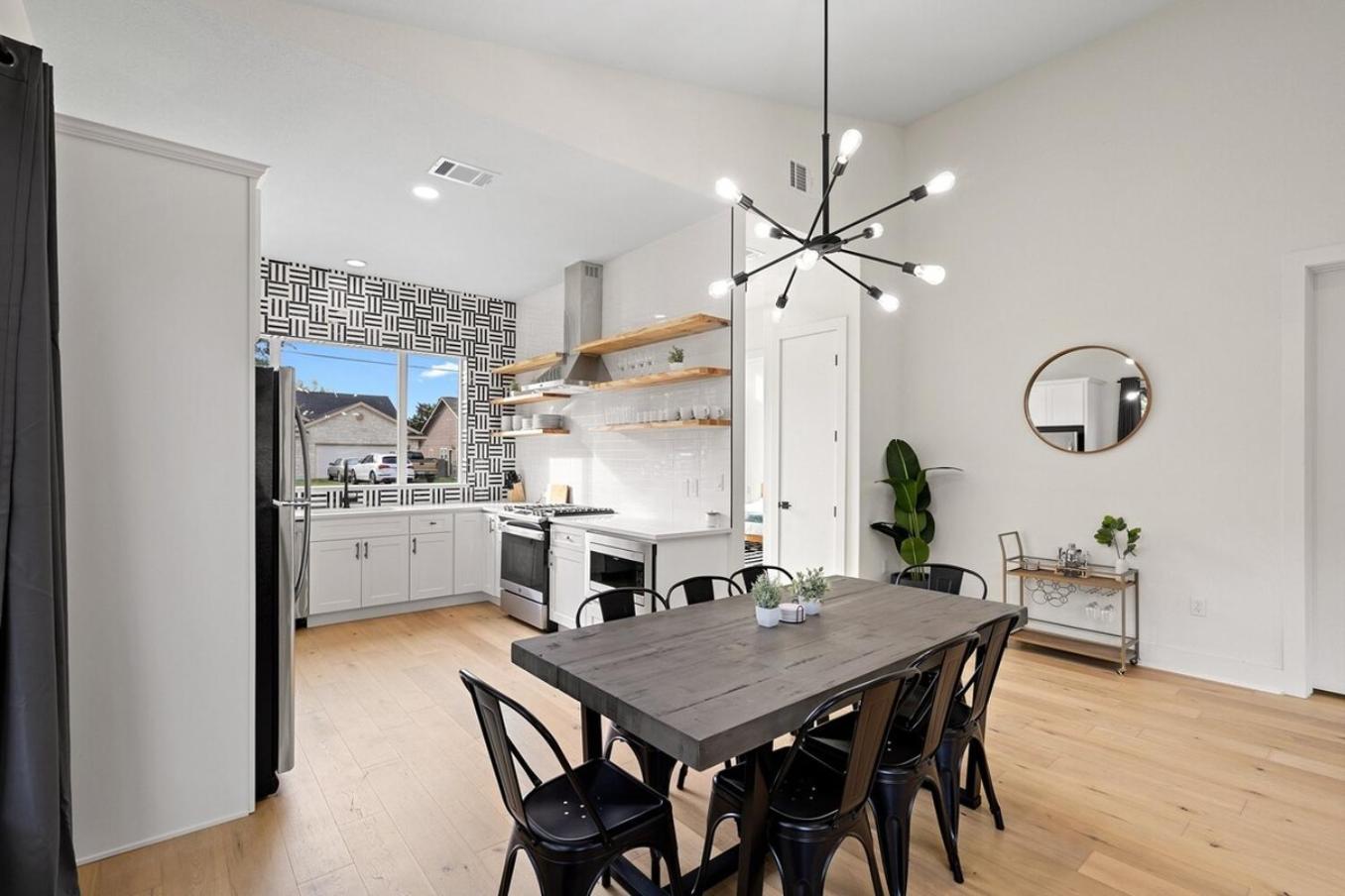 White Dove Pool House- Modern Luxury 4BR Home Near