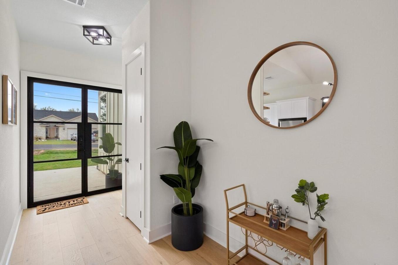 White Dove Pool House- Modern Luxury 4BR Home Near