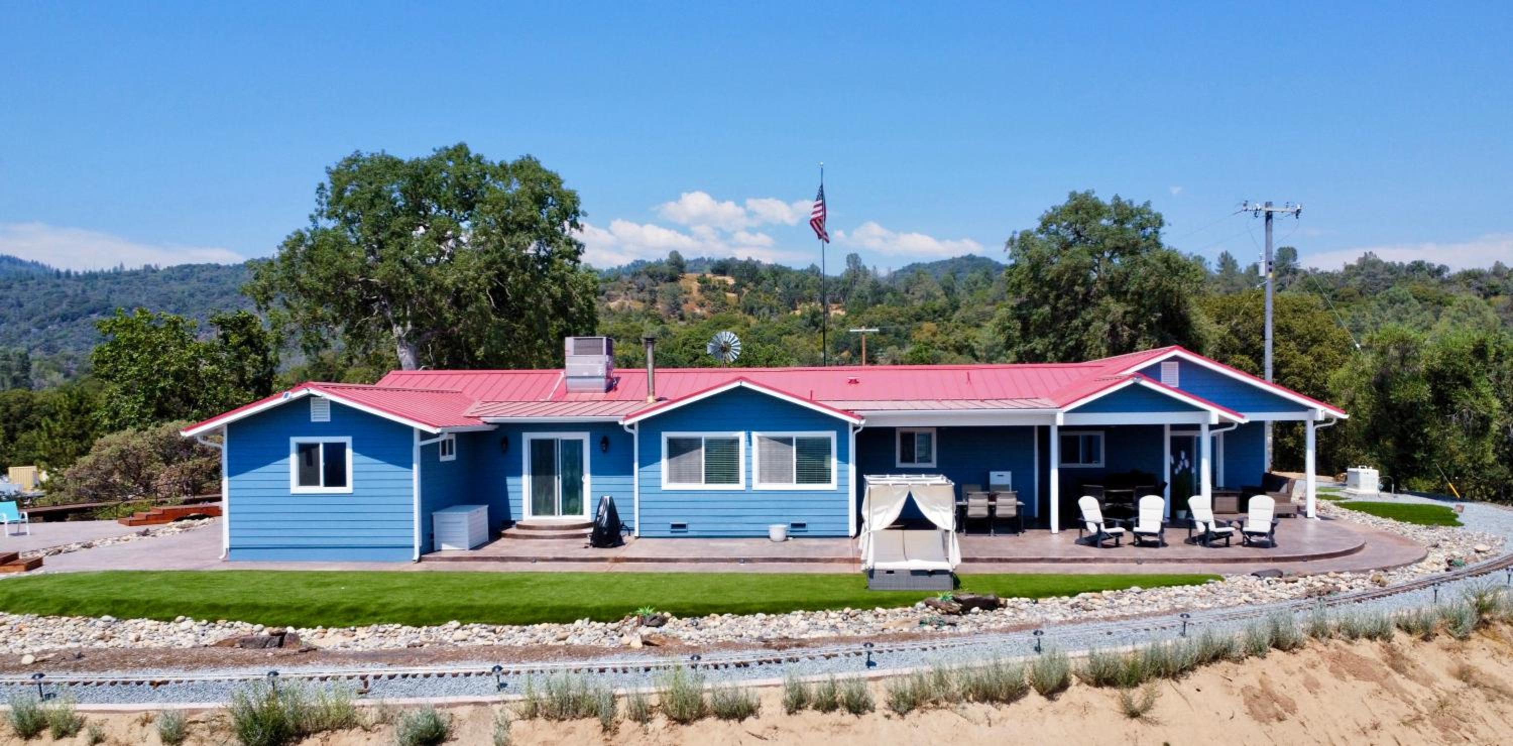 Hotel Peaceful room with Beautiful Views - Image 1