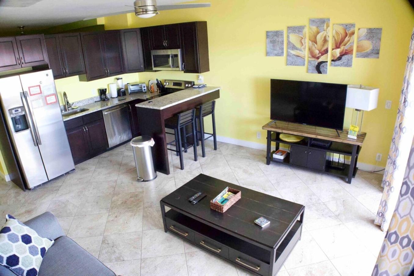 Couples Getaway 1bed 1bath Condo In Red Hook view 3