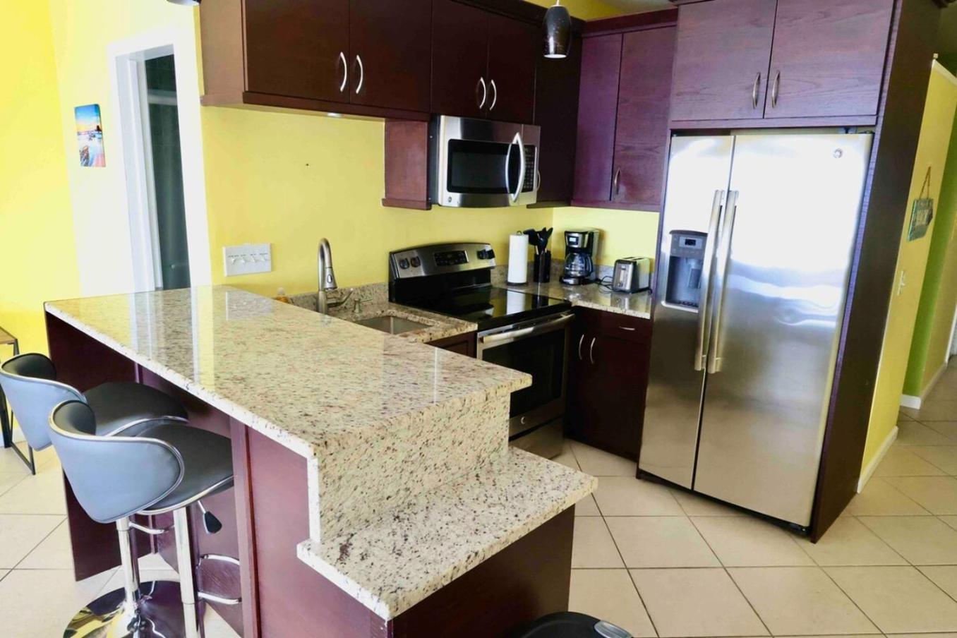 Amazing View 1 Bed1 Bath Villa On Red Hook Strip