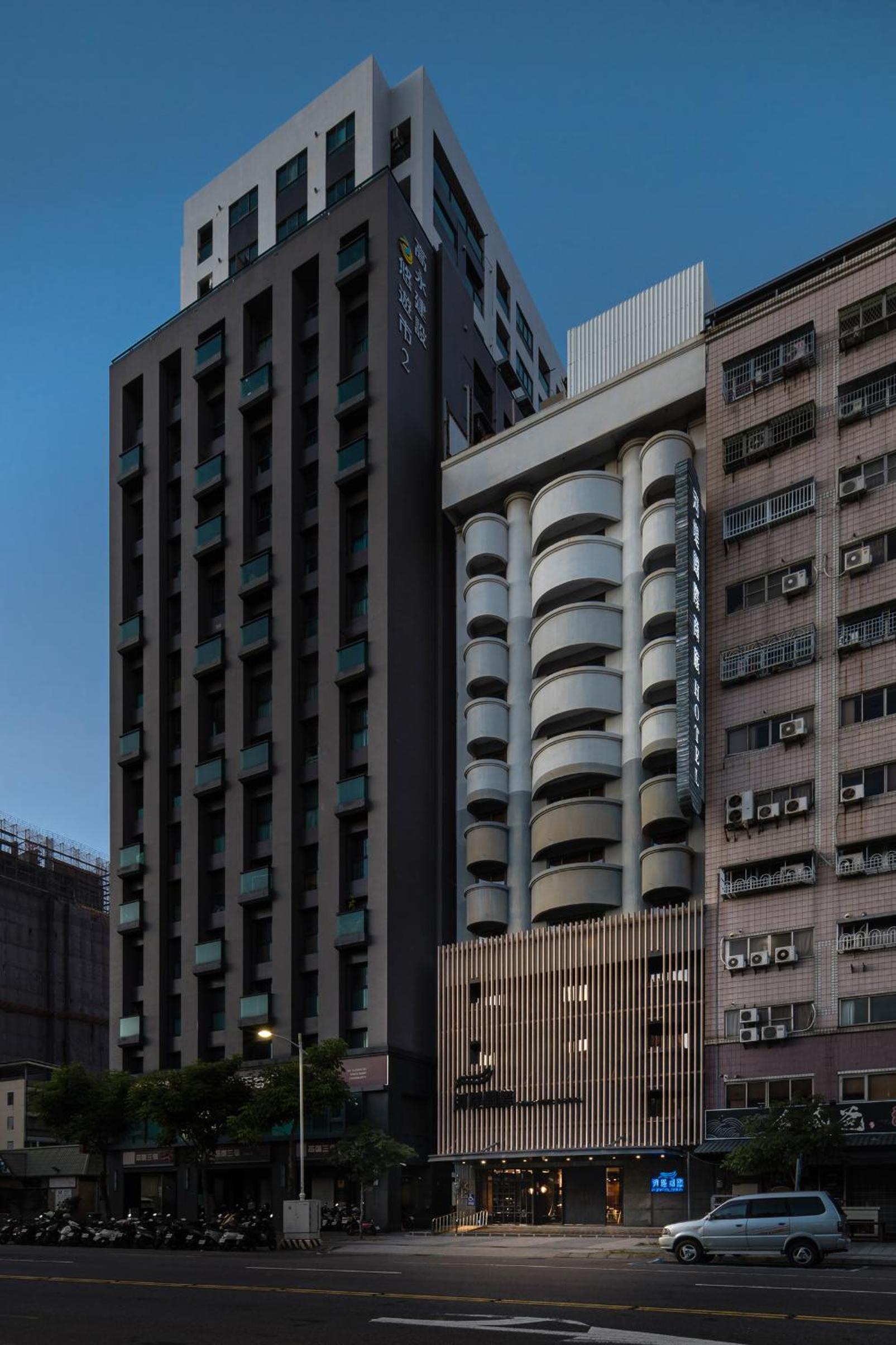 The Riverside Hotel International