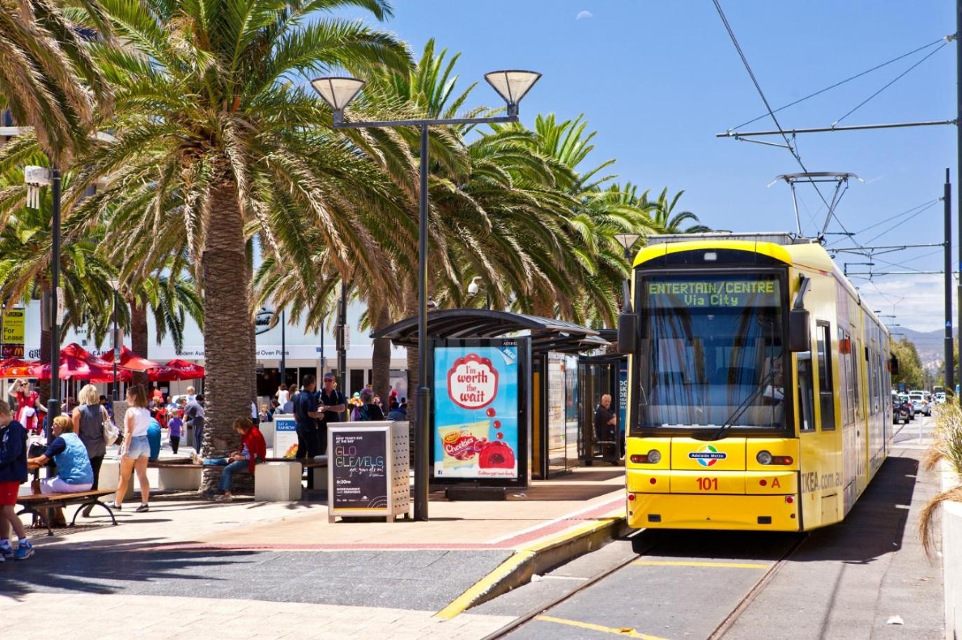 Glenelg Holiday Apartments-Broadway Meters to the Beach Free Parking view 2