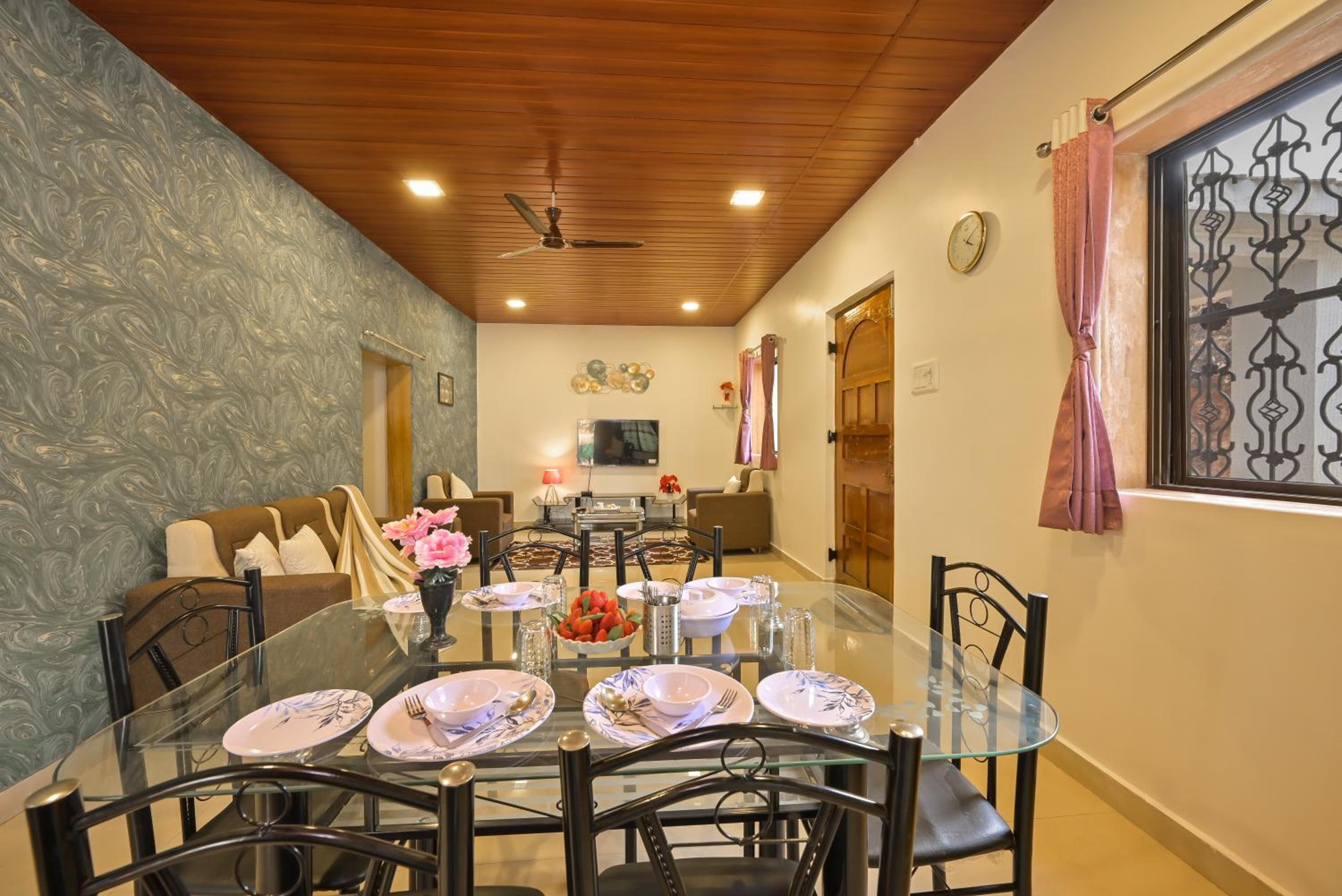 Lifeline Villas - Valley View 2BHK Infinity Pool Villa Panchgani With Huge Open Space view 3