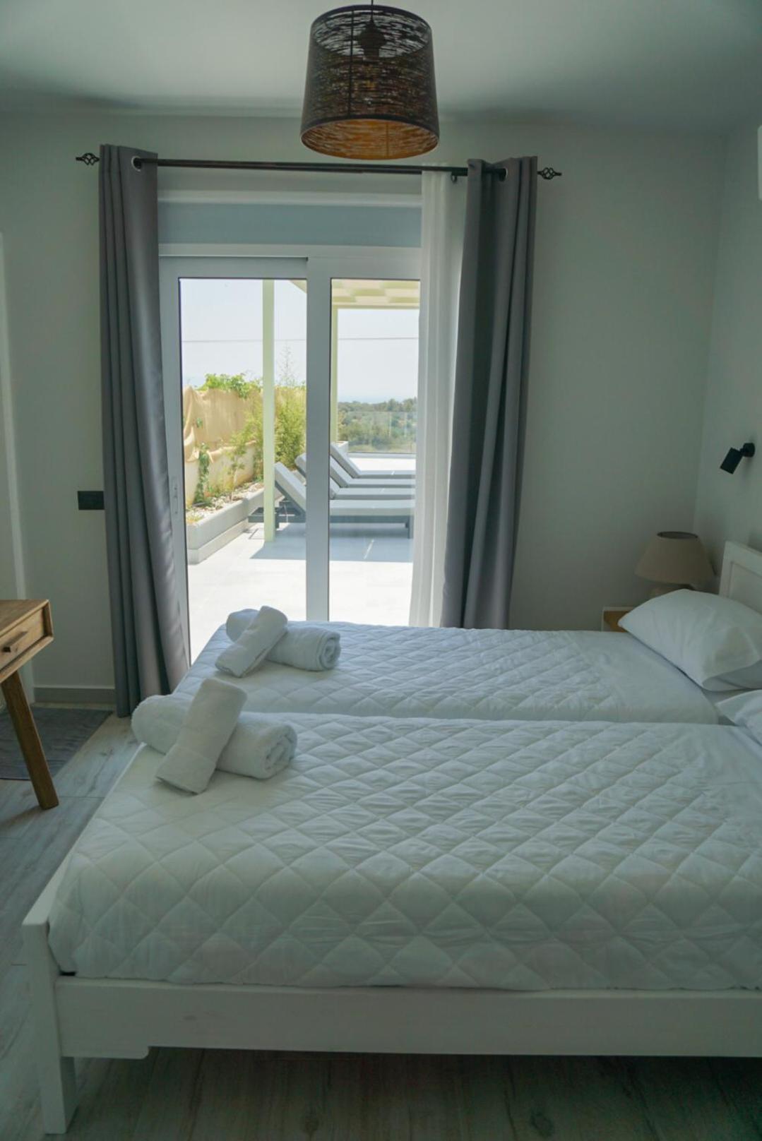 MENTOROS VILLAS