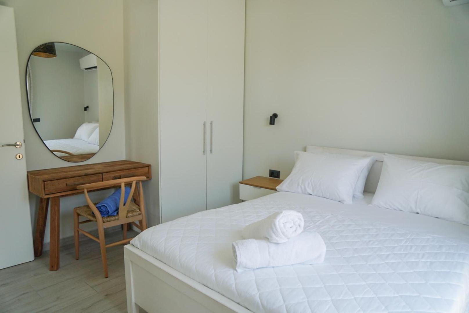 MENTOROS VILLAS