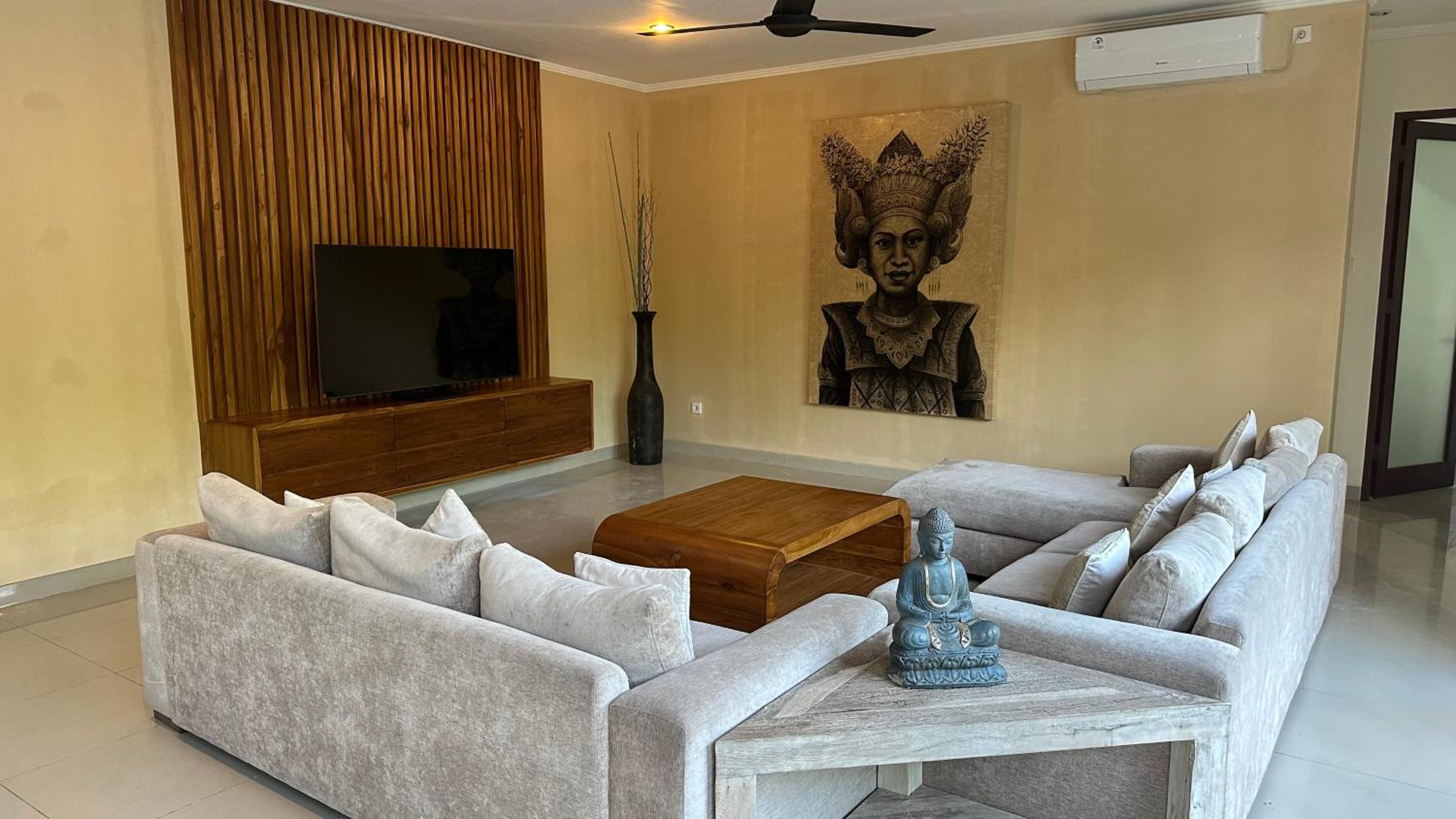 Villa Tepi Sungai - 6BR Luxury Private Pool Villa - Seminyak Sleeps 14 view 5