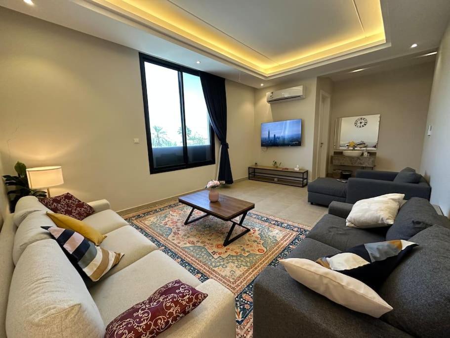 Luxury Centrally located apt in izdhar Classy area
